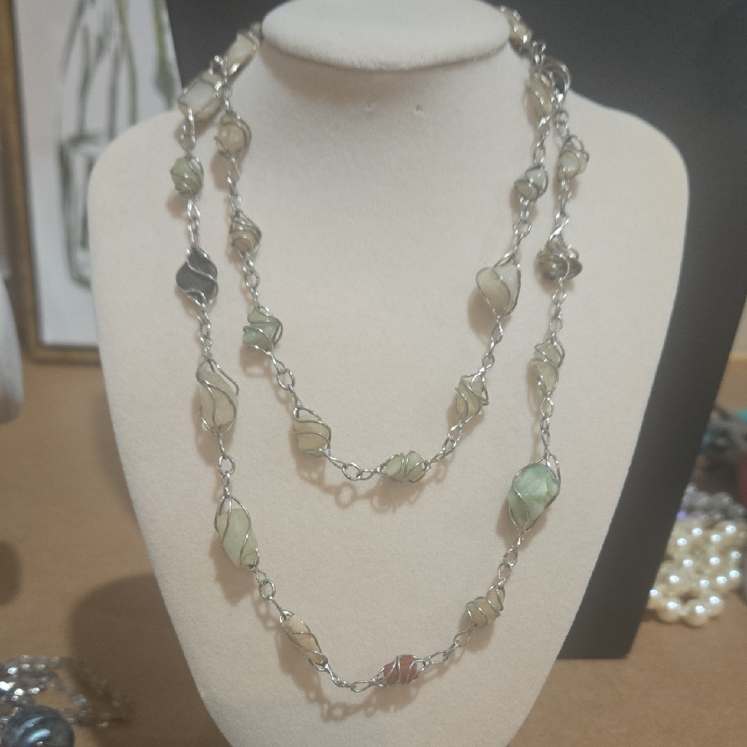 Chic Silver And Green Necklace